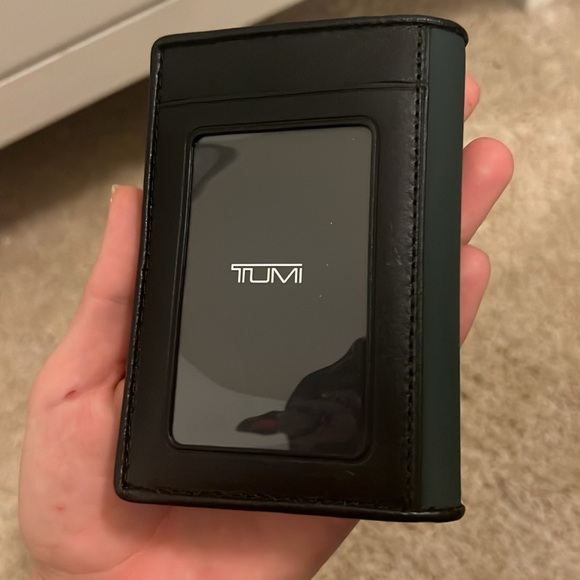 Brand new Men’s Tumi Multi window card case - Picture 6 of 7